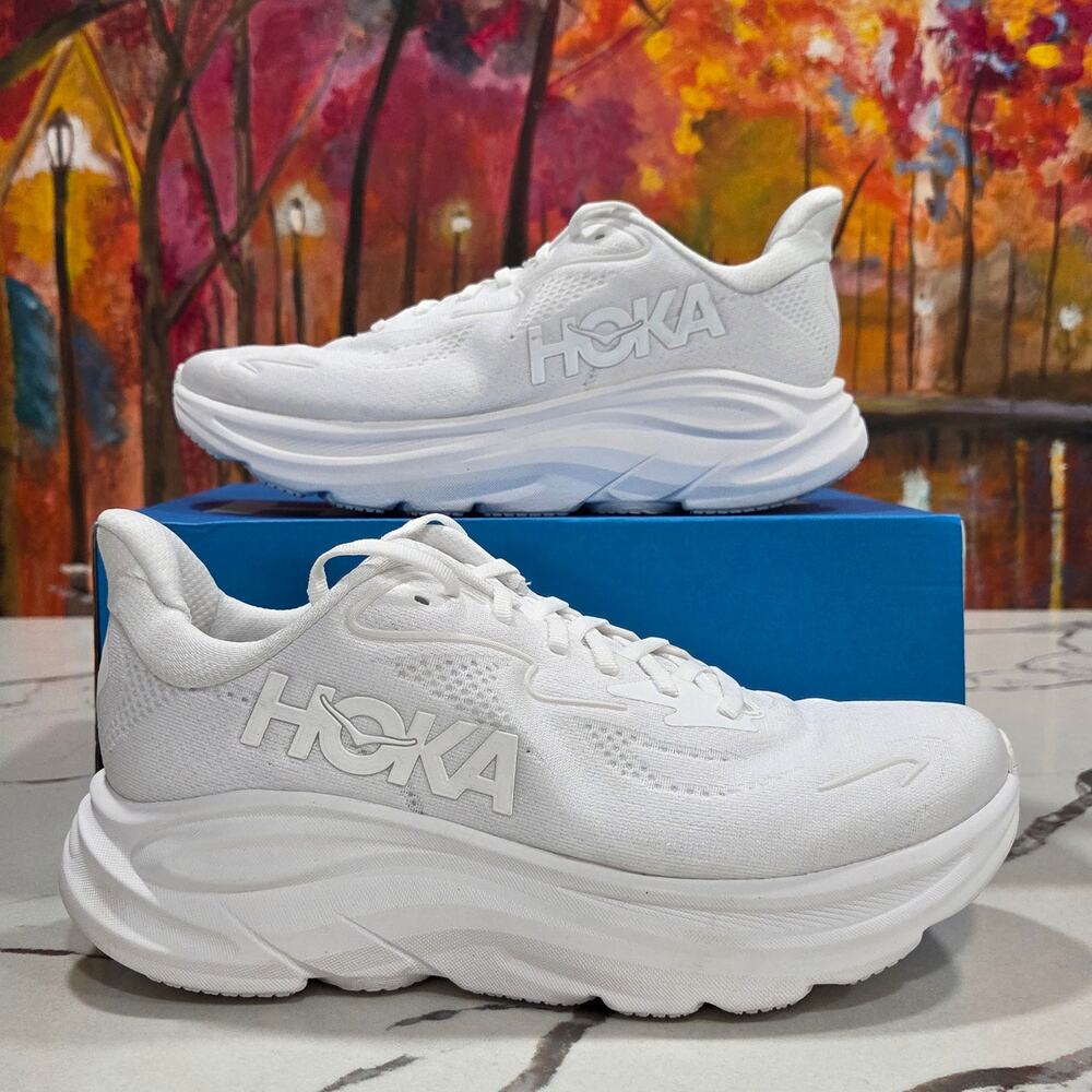 Hoka One W Clifton 10 Triple White Size 8.5B Women's